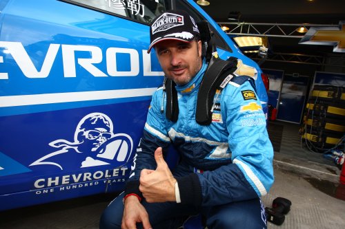 Racing on sunday, sales on monday: "400.000 auto's verkocht"